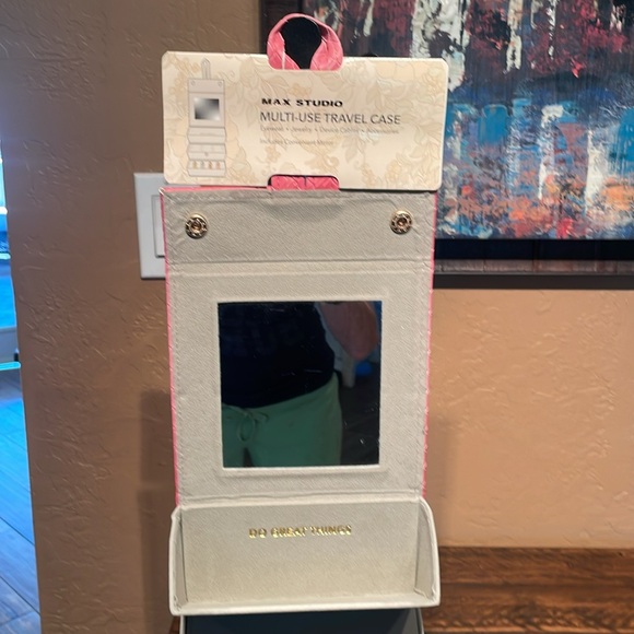 NWT MAX Studio Multi-Use Pink vegan Leather Travel Case - Picture 3 of 6